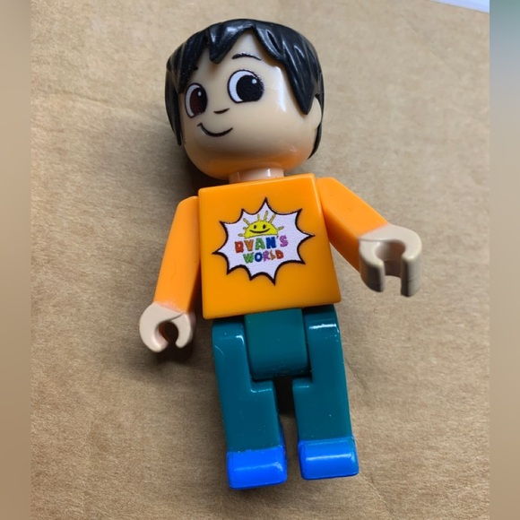 5 Ryans World Figures Toys Peck, Dominican Republic, Brazil Cheetah, Knight - Picture 7 of 8